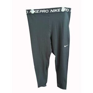 Nike Pro Women's XL Dri-Fit black training pants cropped - NEW!